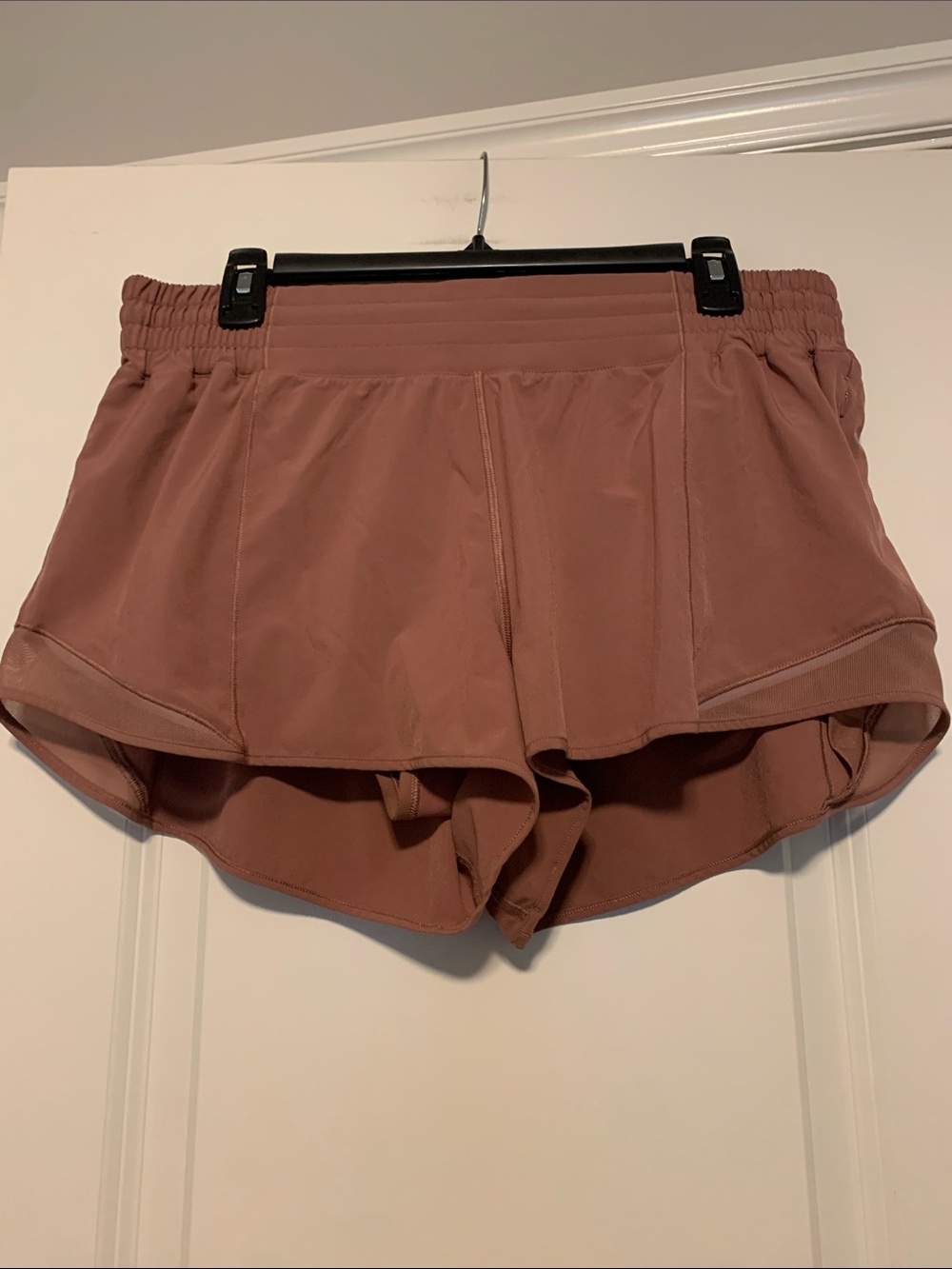 Lululemon HR Hotty Hots, 2.5 inch, Sz 14
Red Clay, Like New